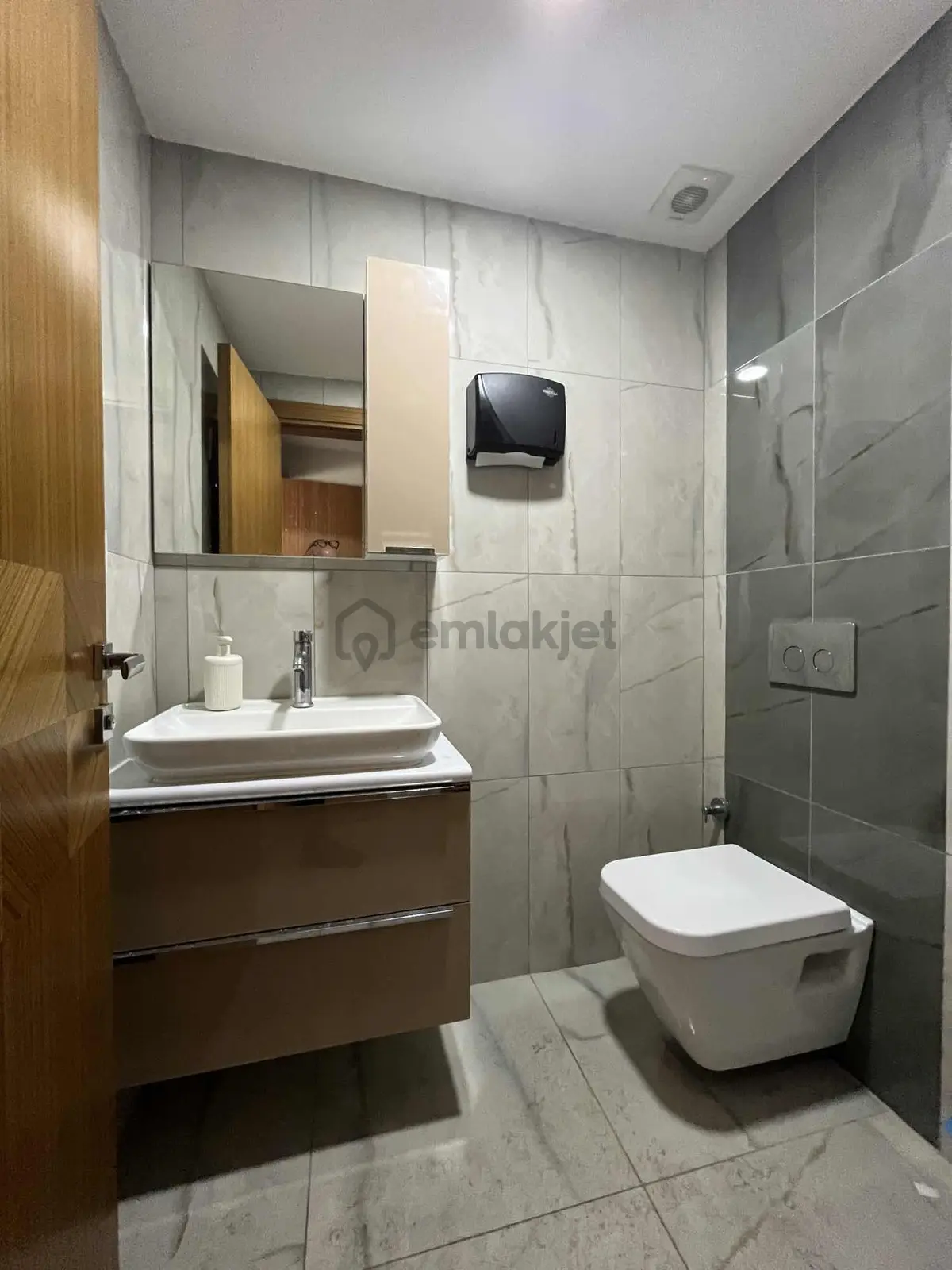 Beşevlerde Panoramik Manzaralı 155 M² Prestijli Ofis - 18