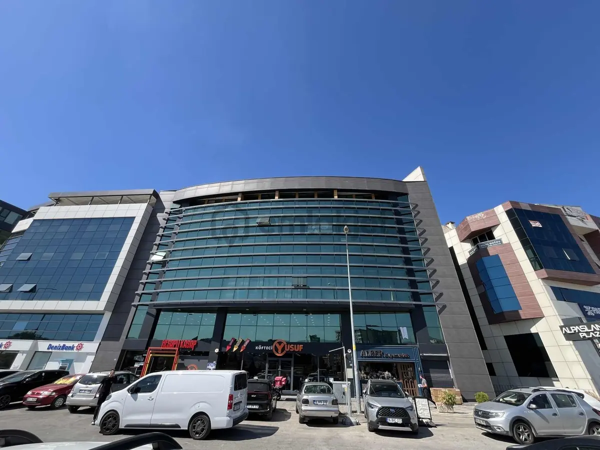 Beşevlerde Panoramik Manzaralı 155 M² Prestijli Ofis - 2