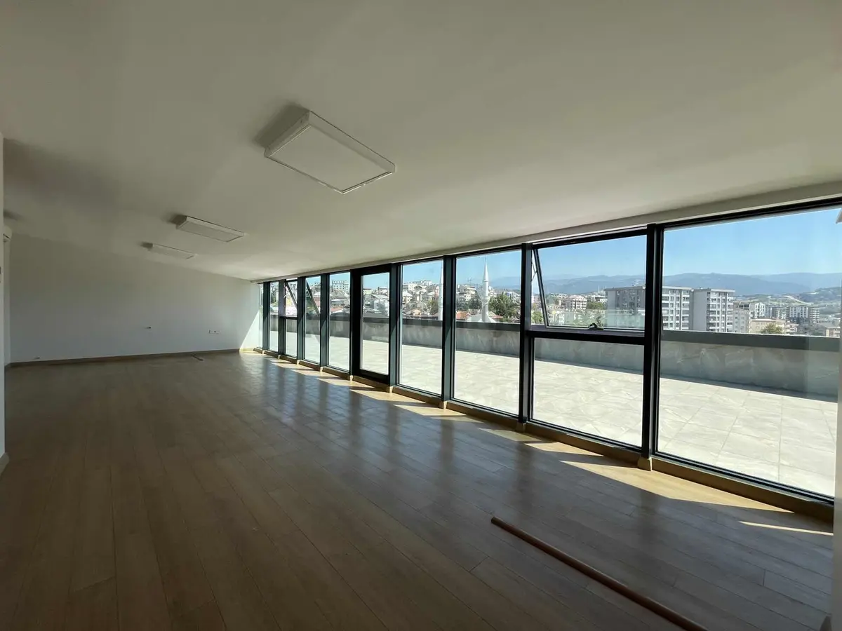 Beşevlerde Panoramik Manzaralı 155 M² Prestijli Ofis - 8