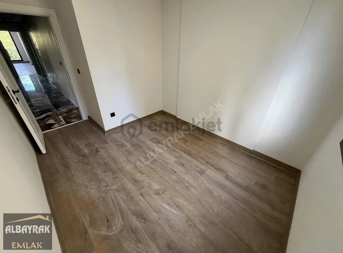 Albayraktan 3+1/ultra Lüks/e.banyo/açk-kap Otoprk./sıfır - 35