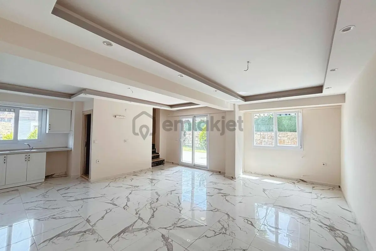 Yenifoça'da Butik Site İçinde 3+1 Bahçeli Dubleks Daire - 25