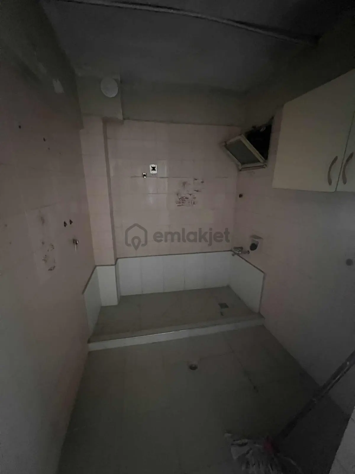 Pasifikten Bozyakada 2 Adet 2+1 Daire Ve 1 Adet Dükkan - 9