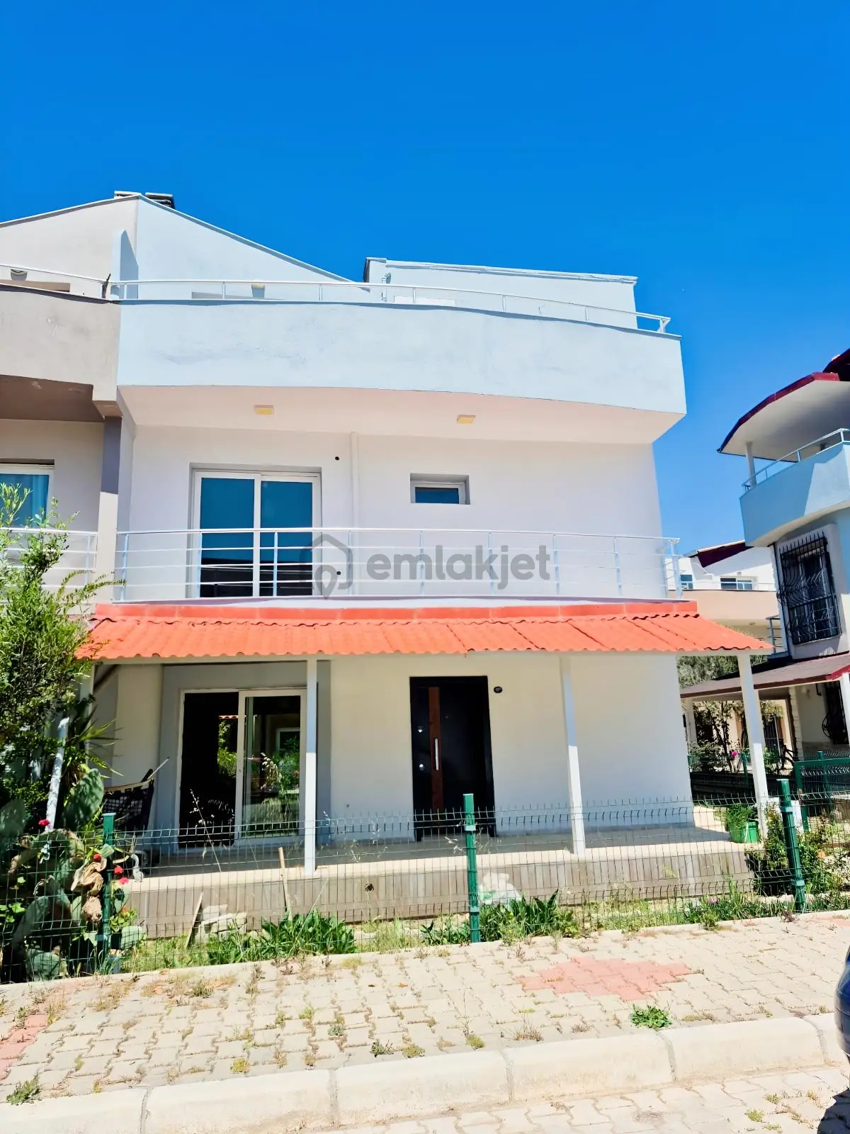 Urla Denize Yürüme Mesafesinde 3+1 Triplex Satılık Villa - 3