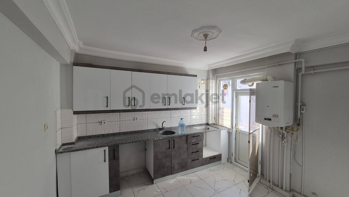 Edirne M.alibey Mah'de Merkezi Konumda 3+1 Kiralık Daire