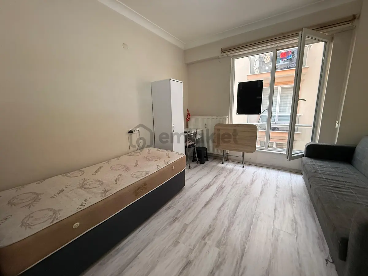 Remax Desıgn Kampüs Yolunda Kiralık 1+0 Daire - 2