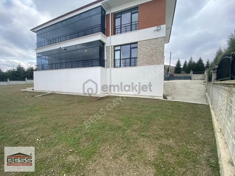 Bess'den Karabayır'da Doğa Manzaralı Satılık 6+2 Villa - 6
