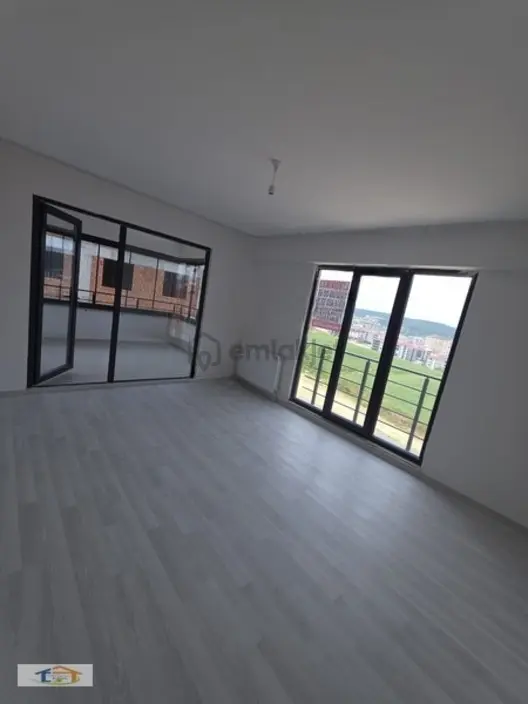 İlk Kullanıma Uygun Ebeveyn Banyolu 2+1 Satılık Daire - 5