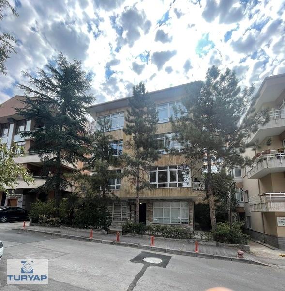 Cemal Nadir Sokak'ta Kiralık 3+1 Daire (100m², Kombili)