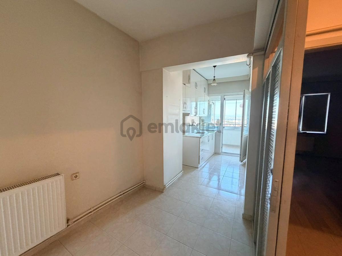 Altıparmak'ta Şehir Manzaralı Kiralık Daire - 14