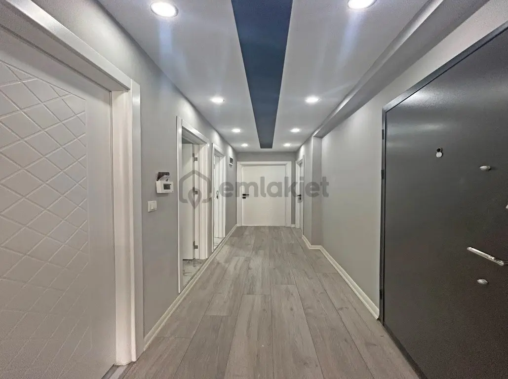 Metrobüse Yakın Masrafsız Satılık 2+1 Daire - 8