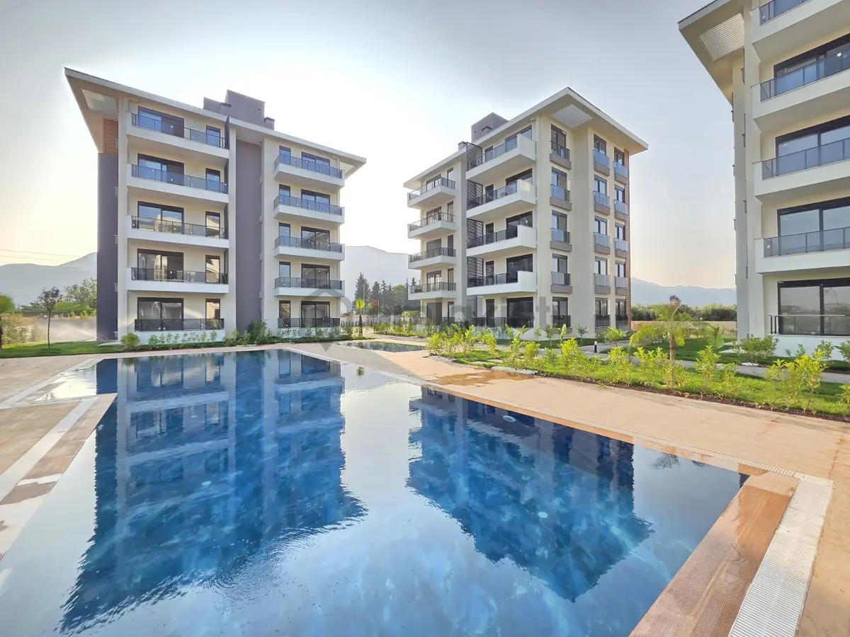 Eşyalı 2+1 / Havuz Manzaralı / Bahçeli - 9
