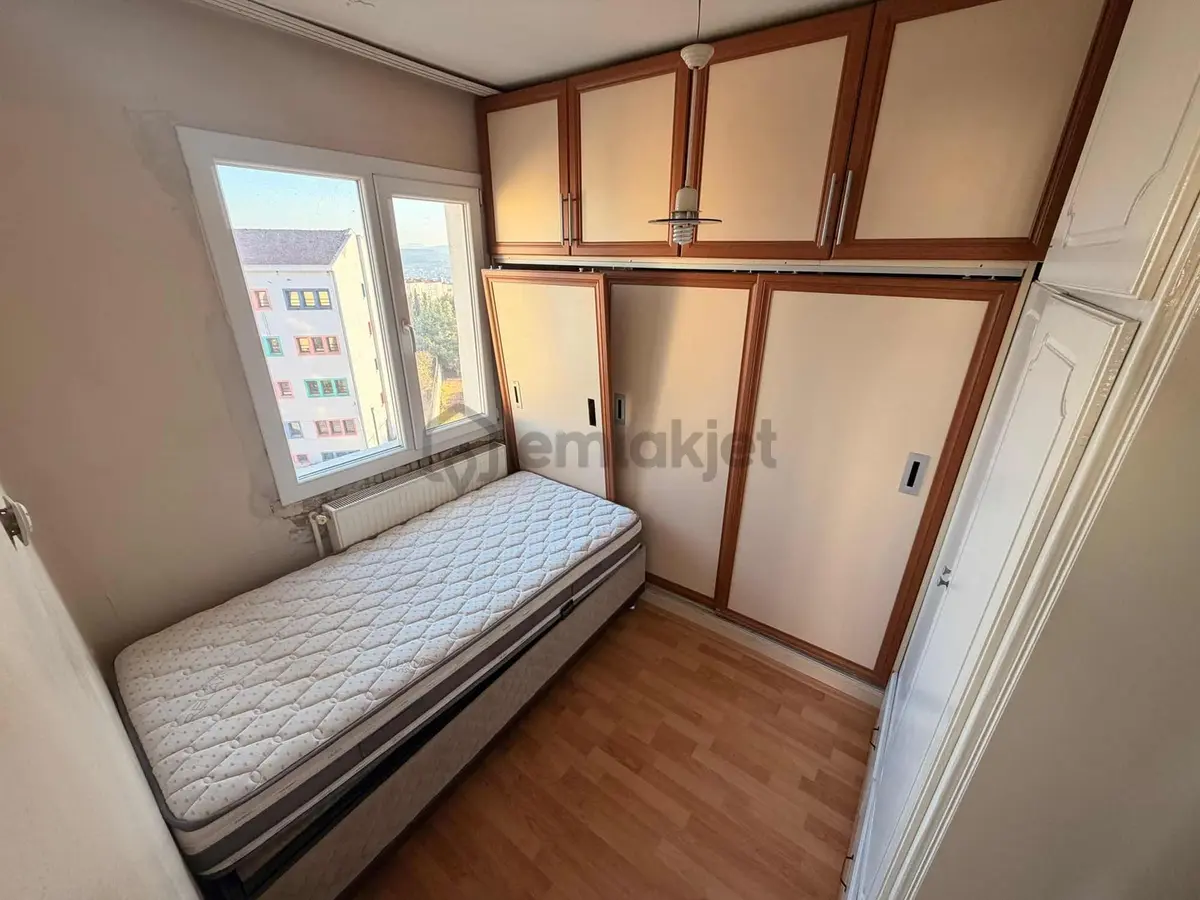 Buca Çağdaş Mahallesi Doğalgazlı Eşyalı 2+1 - 11