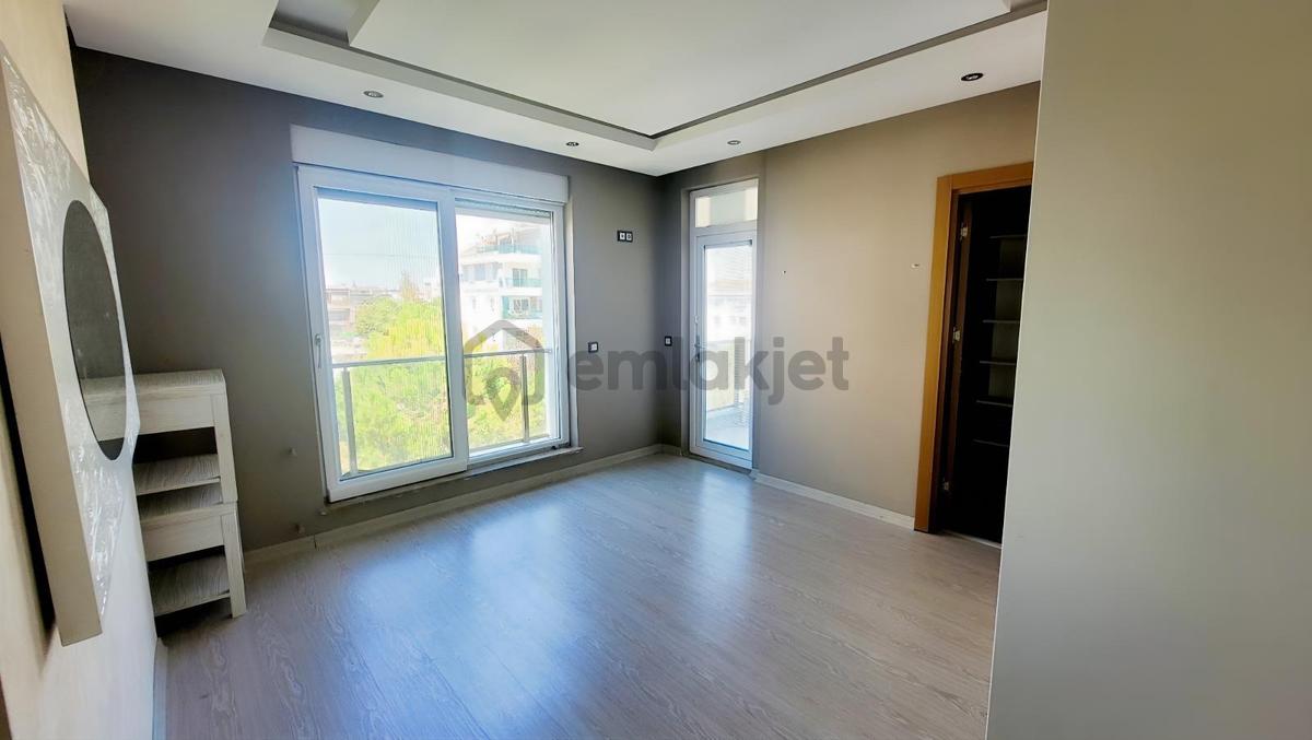 Güzelobada Havuzlu Sitede Ferah 2+1 Satılık Daire - 6