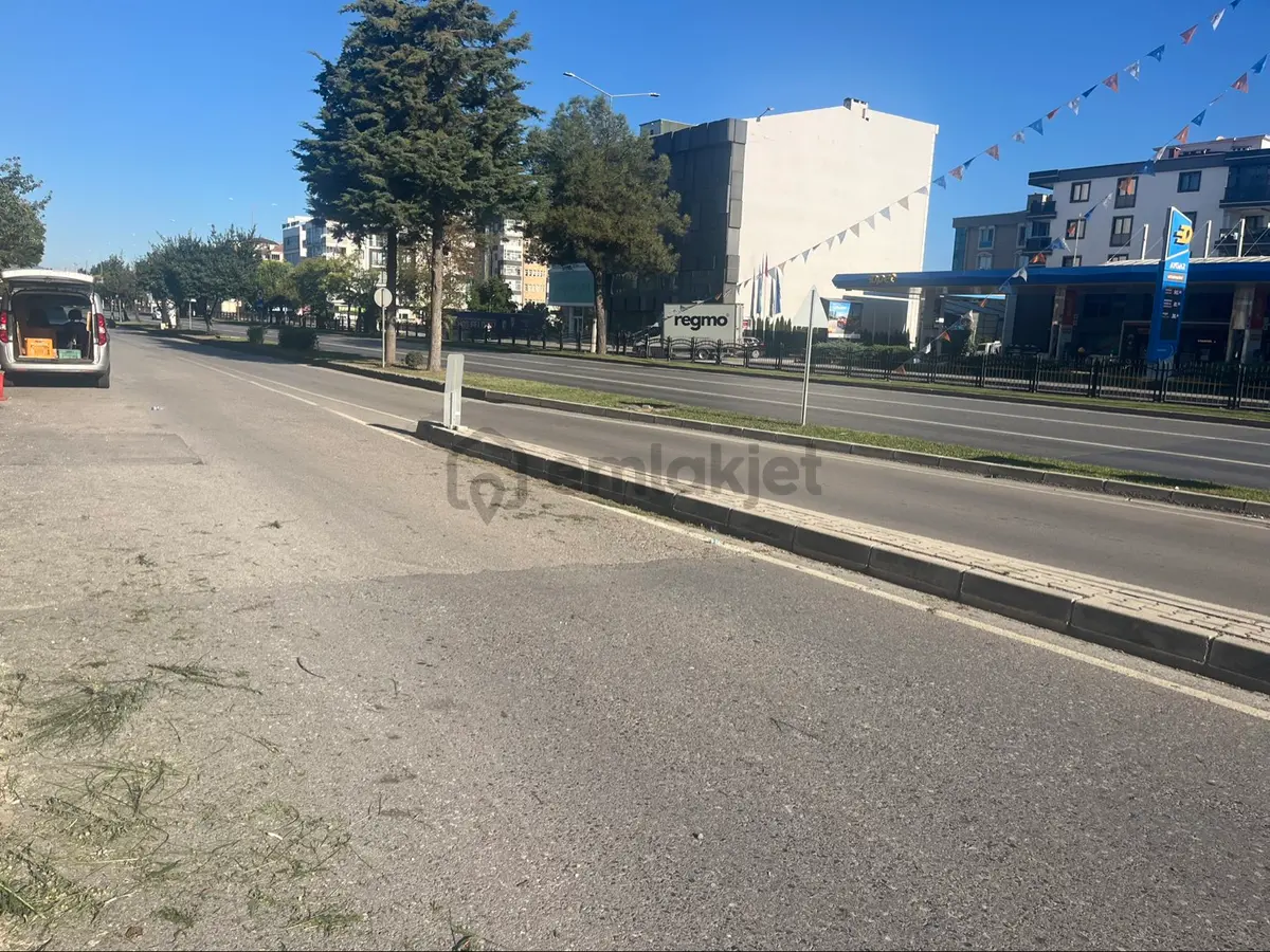 Denızevlerı’de Mükemmel Konumda Kıralık Dükkan - 32