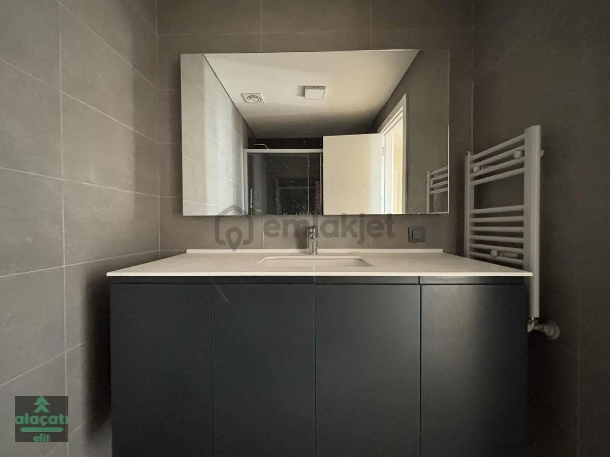 Alaçatı'dan Bulvar Loft Sitesinde Kiralık 3+1 Daire - 32