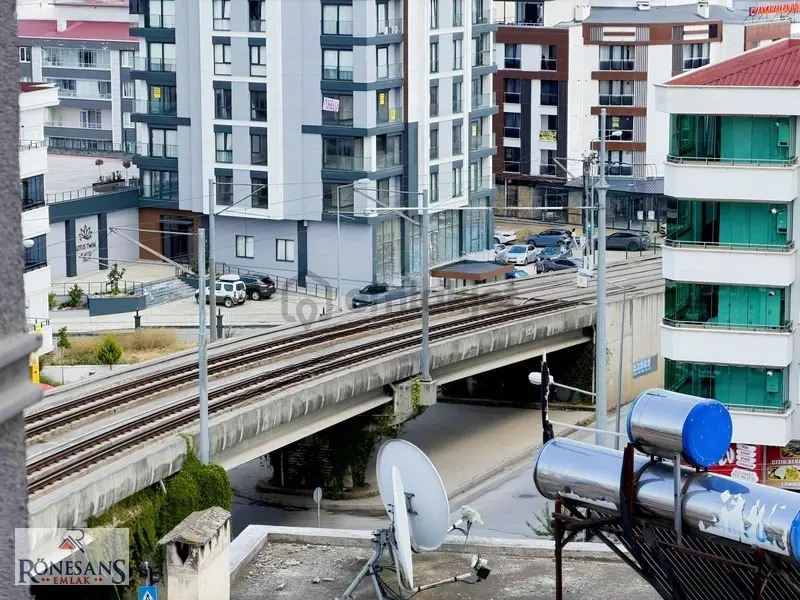 Rönesans Emlak'tan Tramvaya Cephe Eşyalı Satılık 2+1 - 24