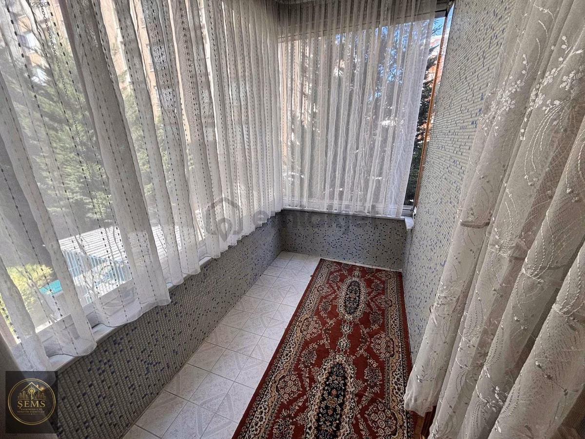 İl Jandarma Yakını Çok Geniş 3+1 Arakat Daire - 18