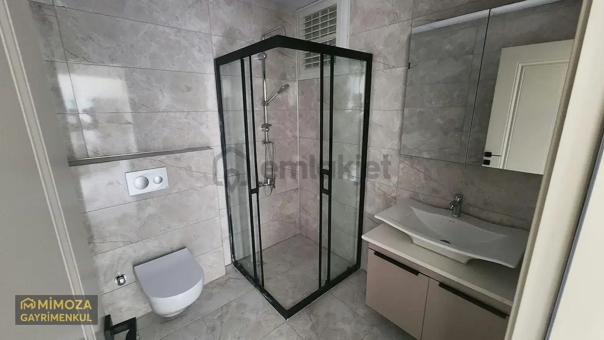 Tece'de Cadde Üzerinde Geniş Kullanımlı Eşyalı Kiralık 1+1 Daire - 12