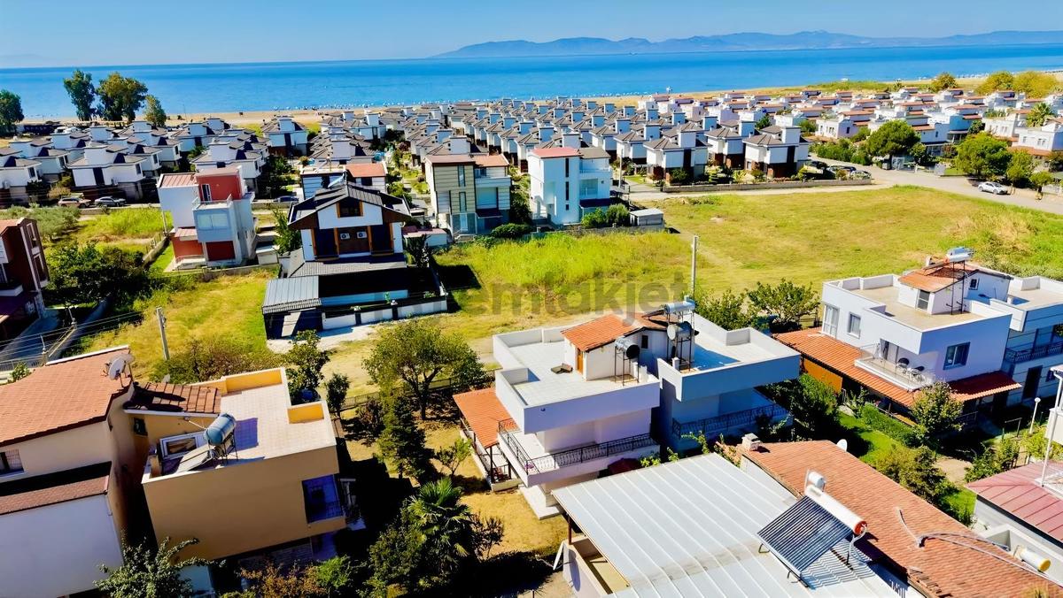 Denize 300 Metre Mesafede Bahçeli 3+1 Villa - 46