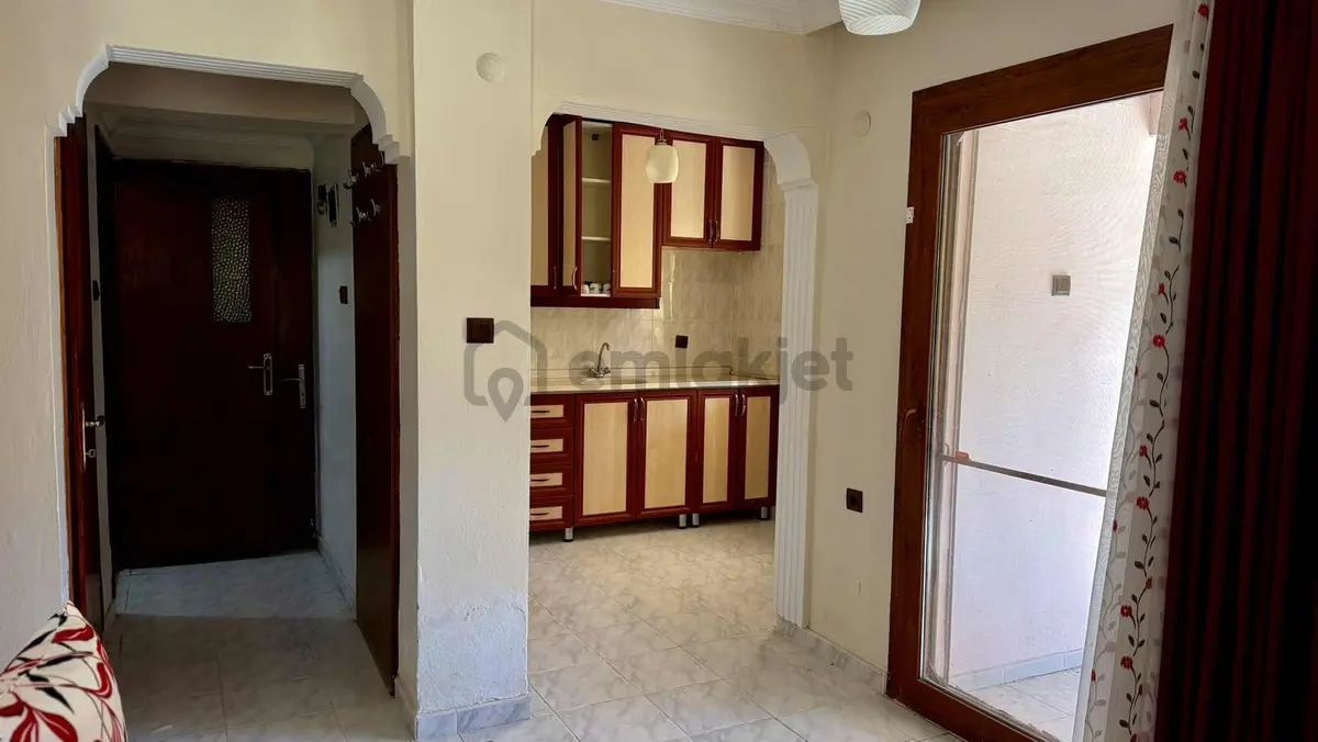 Denize 300 Metre Mesafede Bahçeli 3+1 Villa - 13