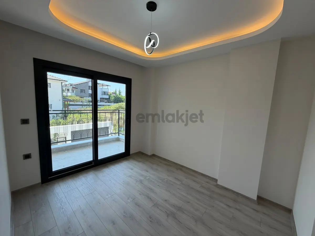 Çınarlı 6+1 A. Mutfak İkiz Villa - 26