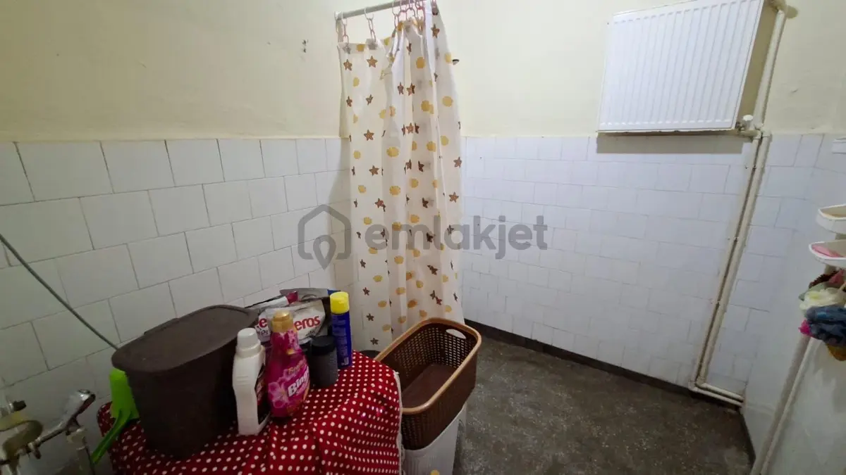 Malazgirt Mahallesinde Bakımlı 2+1 Satılık Daire - 7