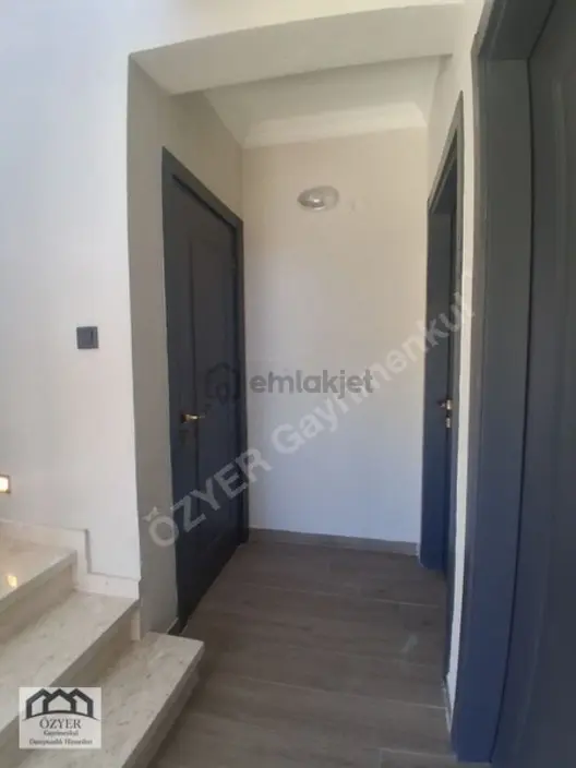 Kamukentte İskanlı 2.5 Kat Deniz Manzaralı Villa - 13