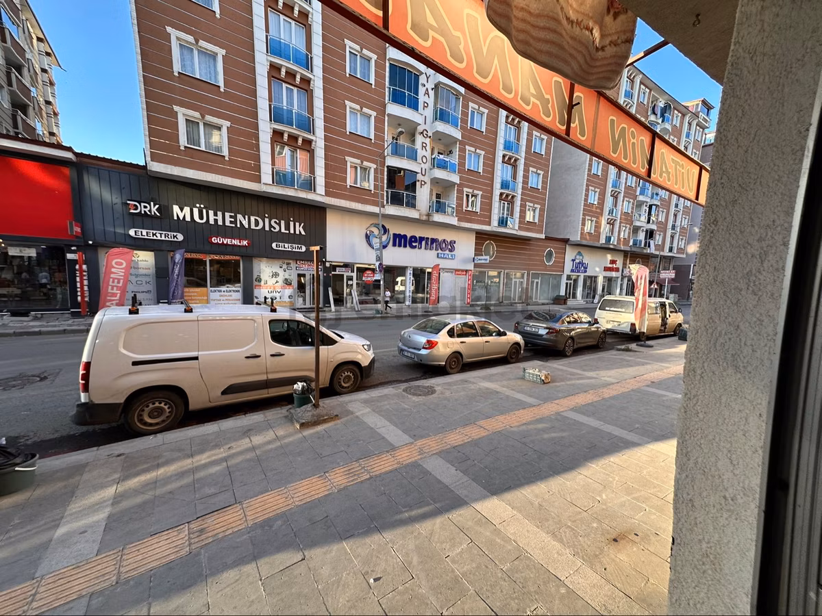 İks Emlaktan Kiralık İş Yeri - 10