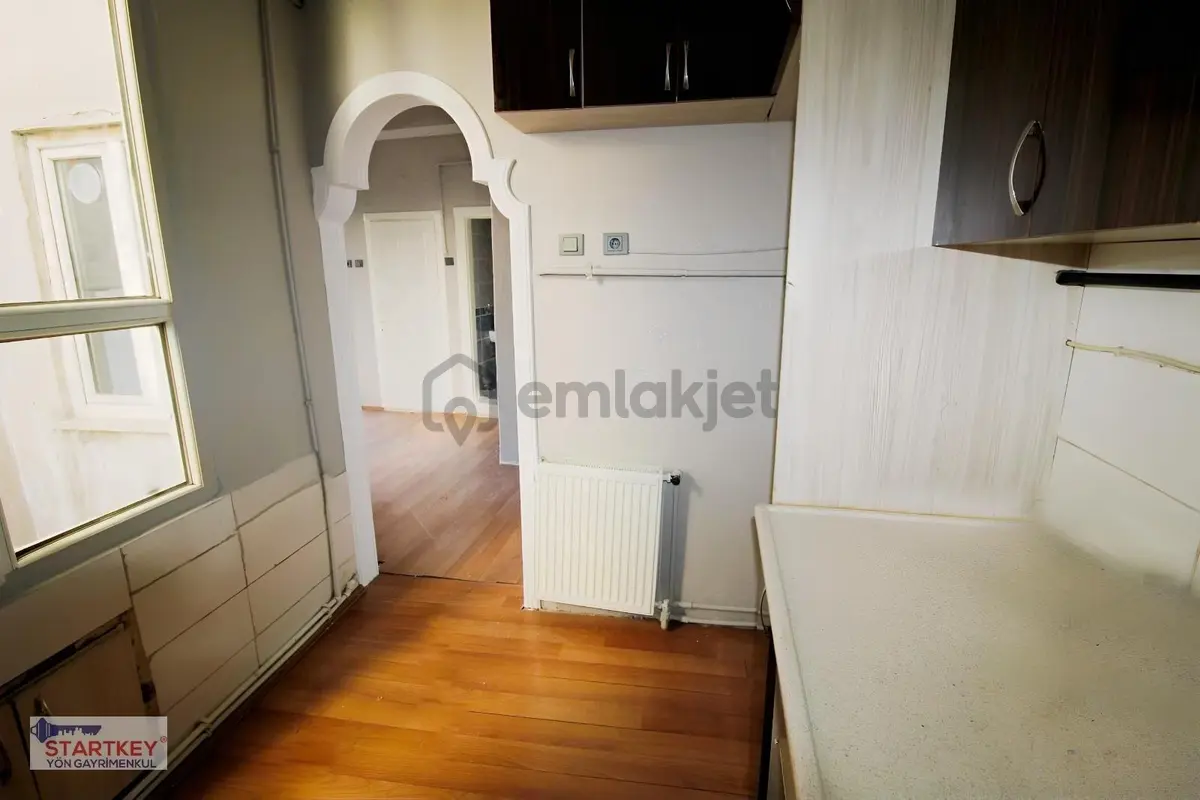 Startkey Yön'den Atalar Caddesi Üzerinde Kiralık 2+1 - 11