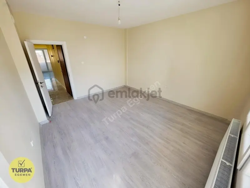 Karşıyaka Bahariye'de Tadilatlı, Geniş 2+1 Satılık Daire - 24