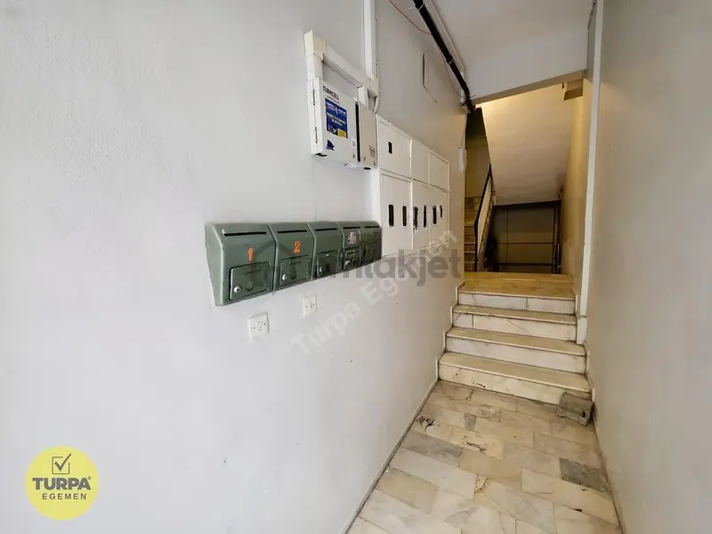 Karşıyaka Bahariye'de Tadilatlı, Geniş 2+1 Satılık Daire - 32