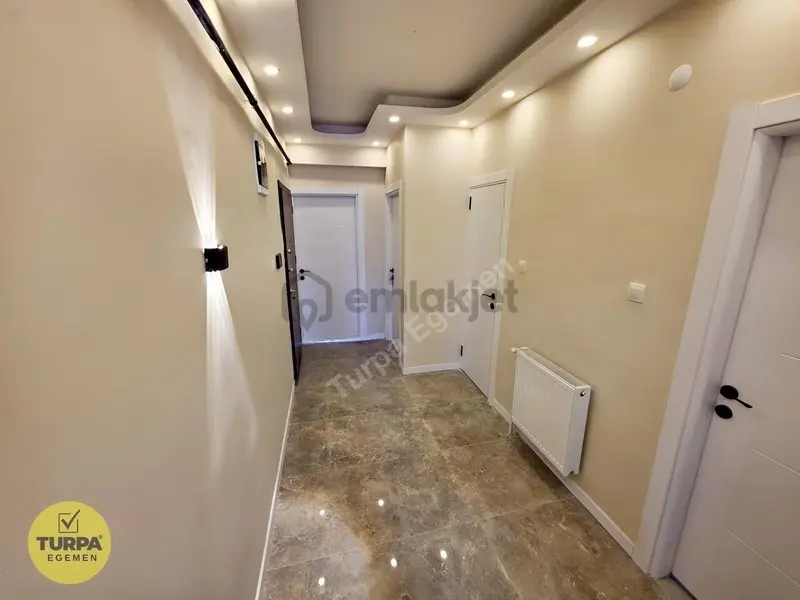 Karşıyaka Bahariye'de Tadilatlı, Geniş 2+1 Satılık Daire - 12