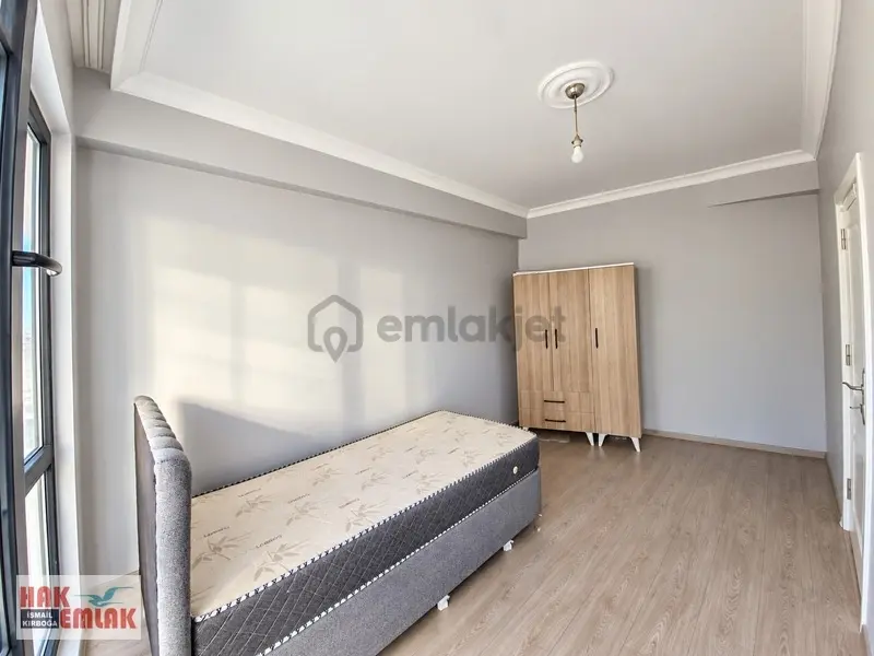 Hak Emlak'tan Üniversite Bölgesinde Kiralık 1+1 Eşyalı Daire - 33