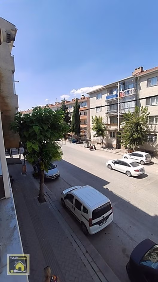 Beşevler Cadde Üzeri Geniş Ebeveyn Banyolu Balkonlu 3+1 Daire - 15