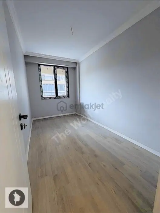 Menemende Satılık Daire 3+1 Teraslı Lüks Kapalı Mutfak - 15