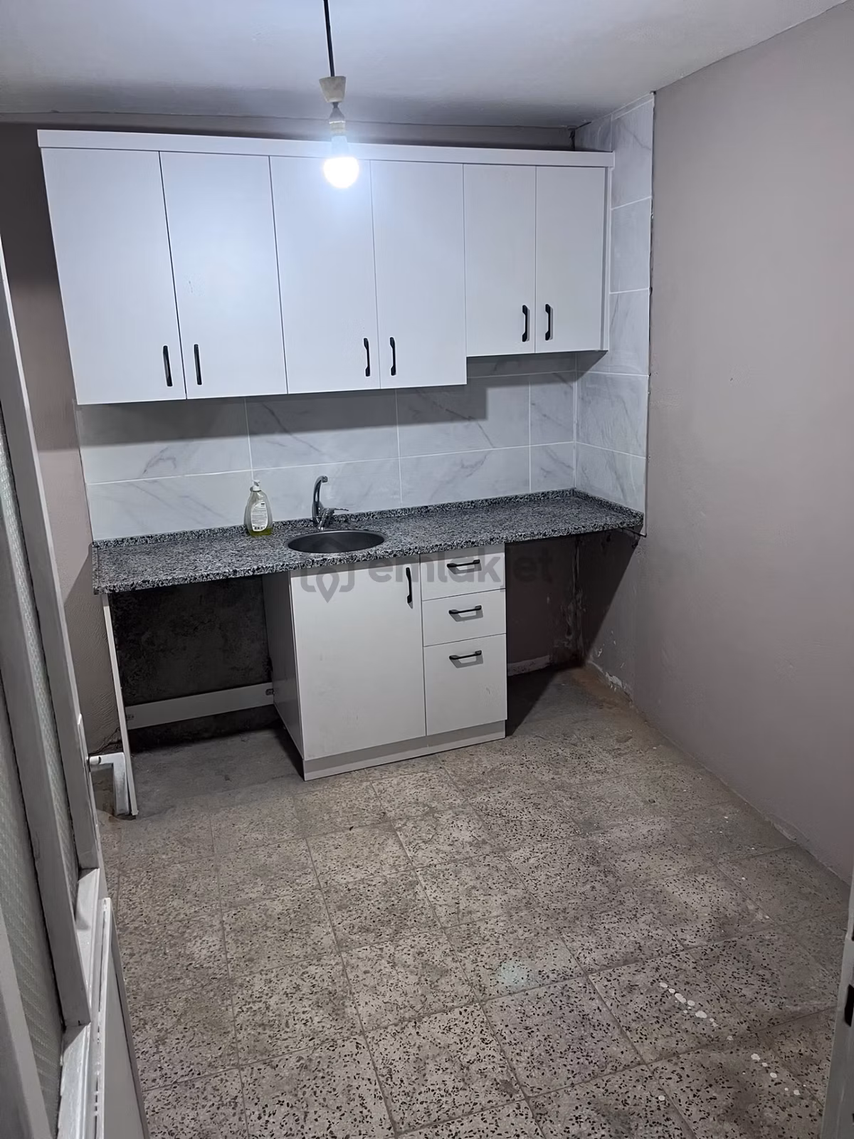 Sahibinden Kiralık Karabağlar Bahçeli Daire - 11