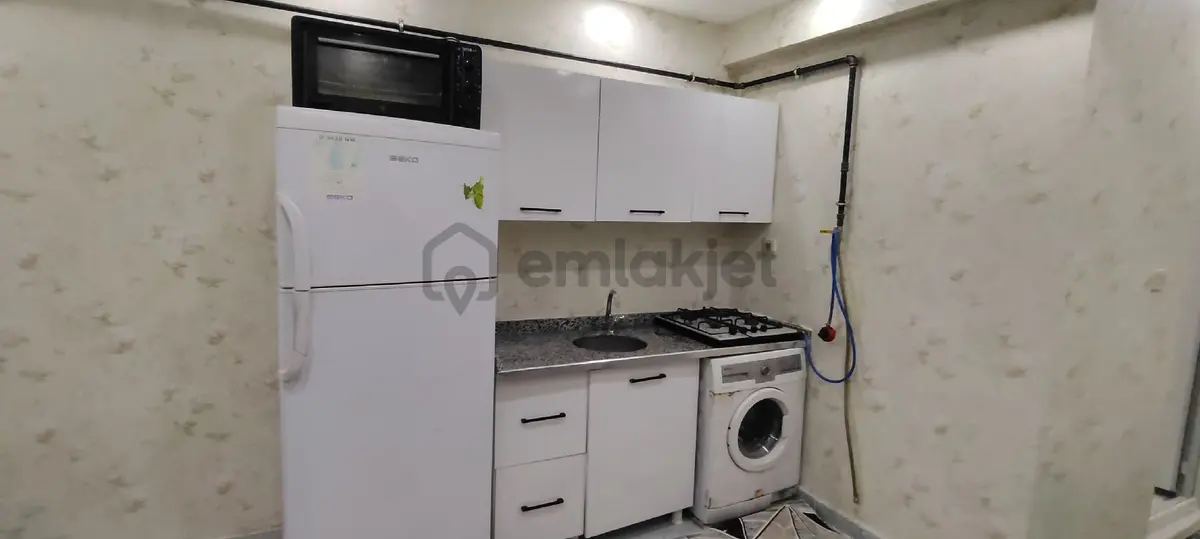 Satılık Merkezi Konumda Asansör Doğalgazlı
