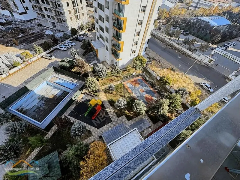 Necaroğullarından Mastfıroş Cad Üzeri 4+1 Daire - 24