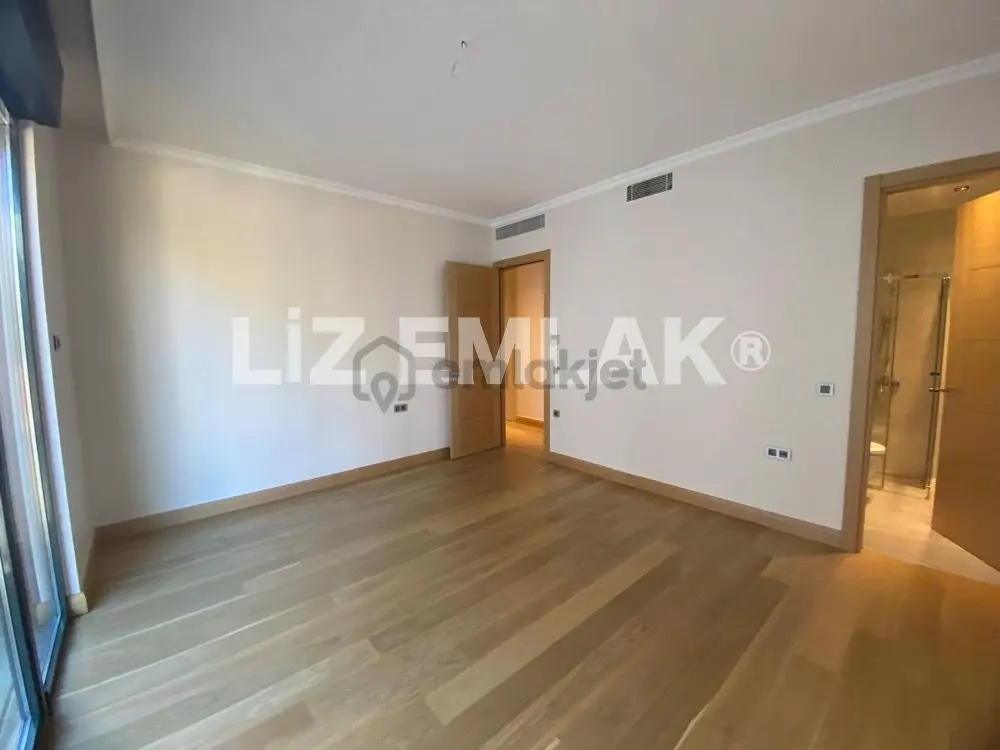 Suadiye Bağdat Cd. Altında 3+1 135 M2. Ebeveynli Satılık Daire - 18