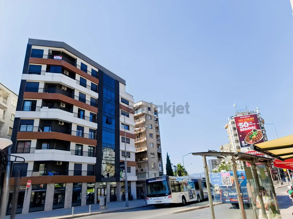Eşrefpaşa Caddesinde Merkezi Konumda Lüks 4+1 Daire - 24