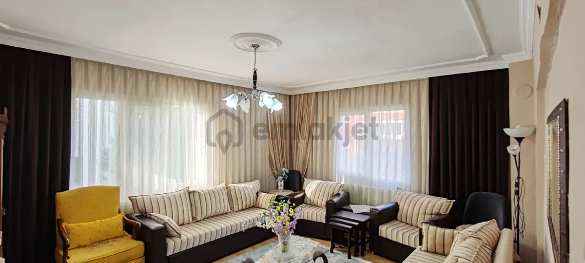 Kuşadası Kadınlar Denizinde 3+1 Arakat Daire - 4