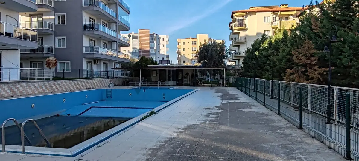 Kuşadası Kadınlar Denizinde 3+1 Arakat Daire - 33