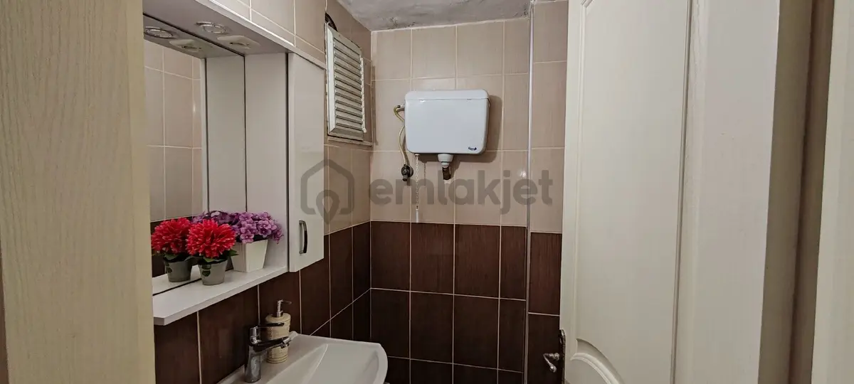 Kuşadası Kadınlar Denizinde 3+1 Arakat Daire - 8