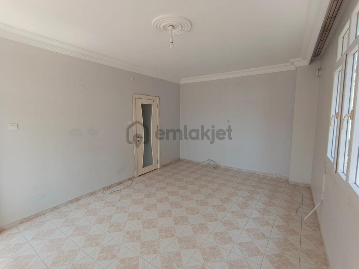 Şakirpaşada 3 Katlı Daireleri Geniş Kalabalık Ailelere Uygun Komple Satılık Müstakil Ev Fırsatı - 30