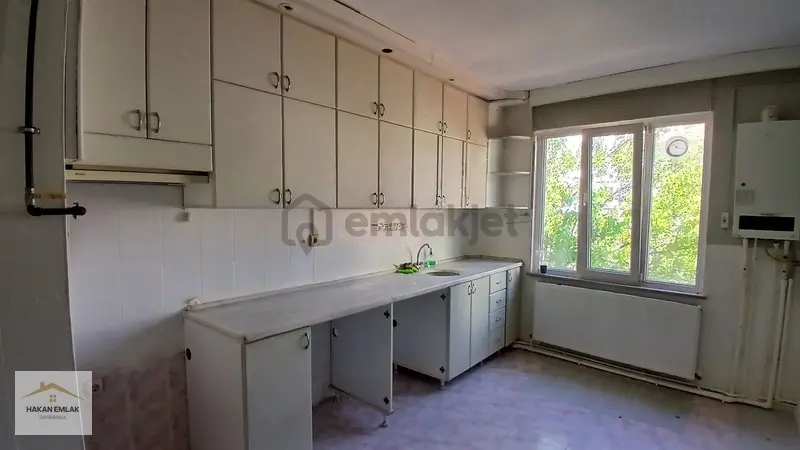Hakan Emlak'tan Karşıyaka'da 2+1 Kiralık Daire - 24