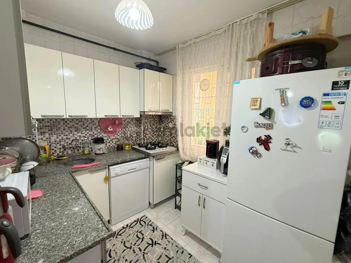 Mertcan'dan E5 Karayolu 5dk Marmaray 10dk Balkonlu Giriş Kat 2+1 - 5