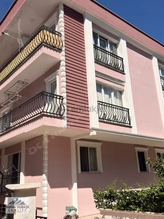 Ömürevlerinde Anayolun Hemen Üzerinde Kiralık 1+1 Daire