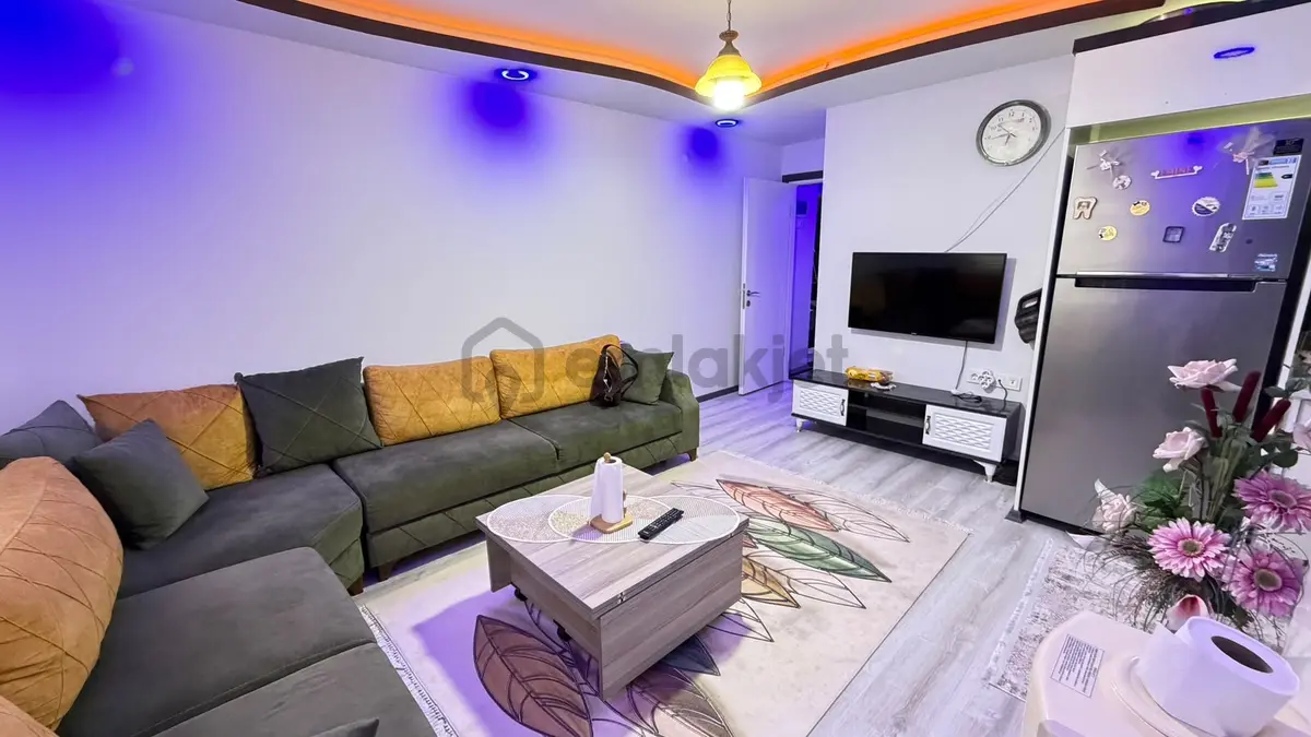 Cumhuriyet Mahallesinde Asansörlü Binada 2+1 Daire