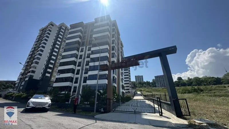 Remax'den Balaç'ta Site İçinde Özel Yapım Satılık 4+1 Daire - 2