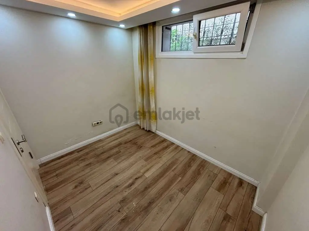 Kaçmaz Dan Altıntepede Genç Binada Kapalı Mutfak Kullanımlı 2+1 - 24